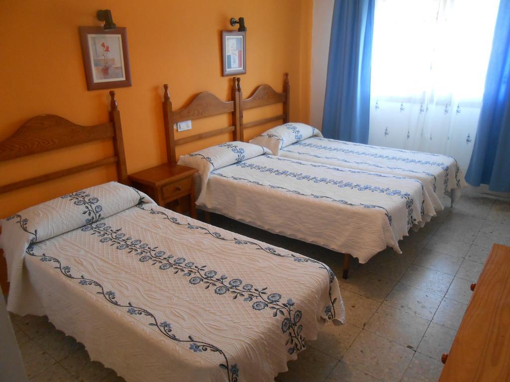 Hostal Avenida Arenas de San Pedro Pokoj fotografie