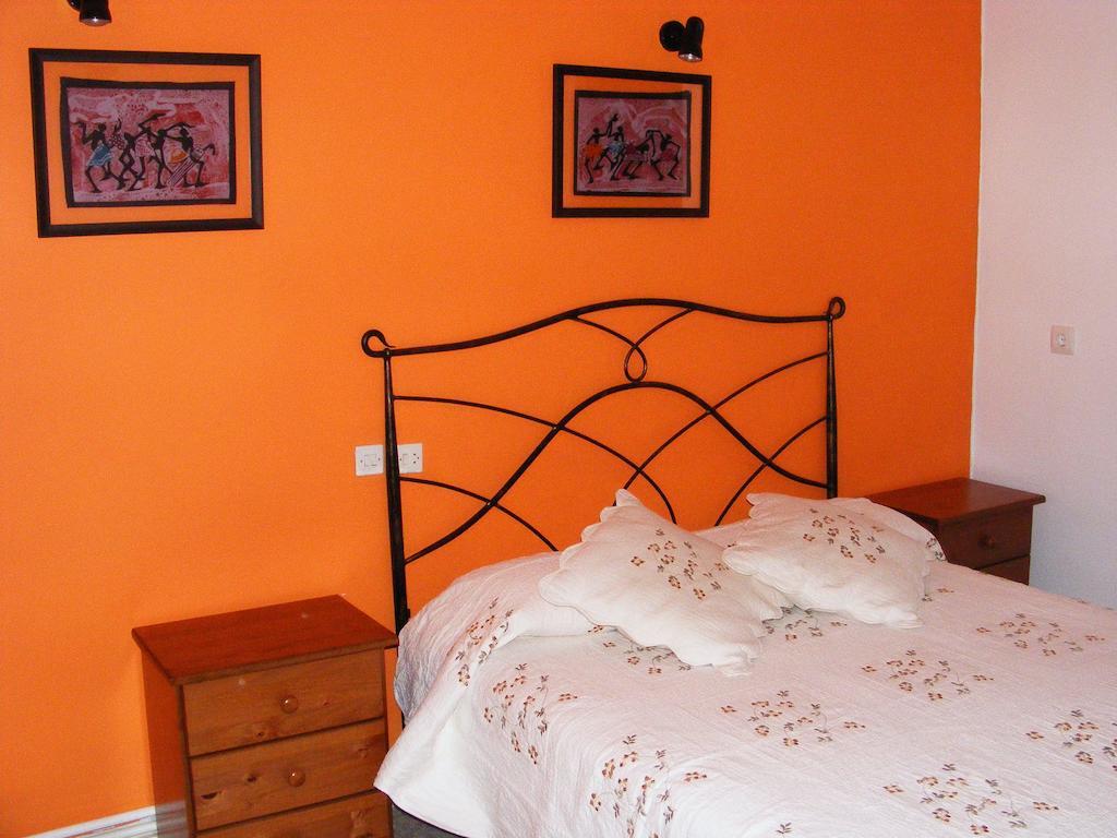 Hostal Avenida Arenas de San Pedro Pokoj fotografie